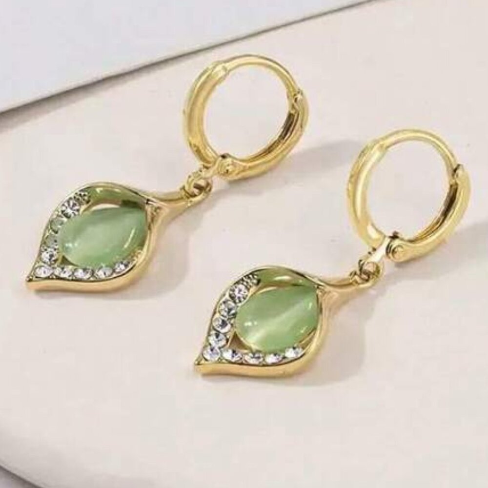 Beautiful Green Leaf Earrings